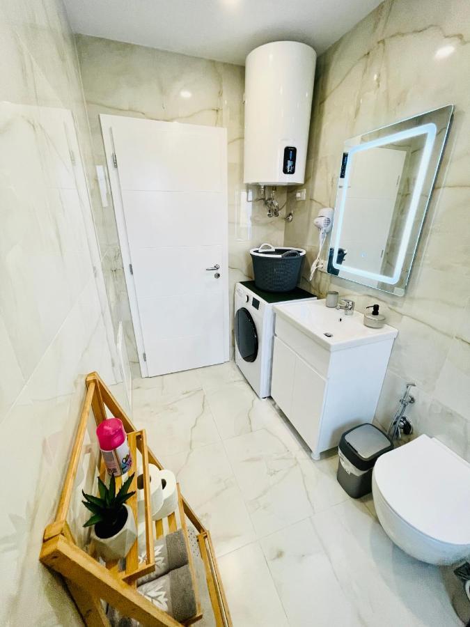 Central Apartment 2, Tirana Esterno foto