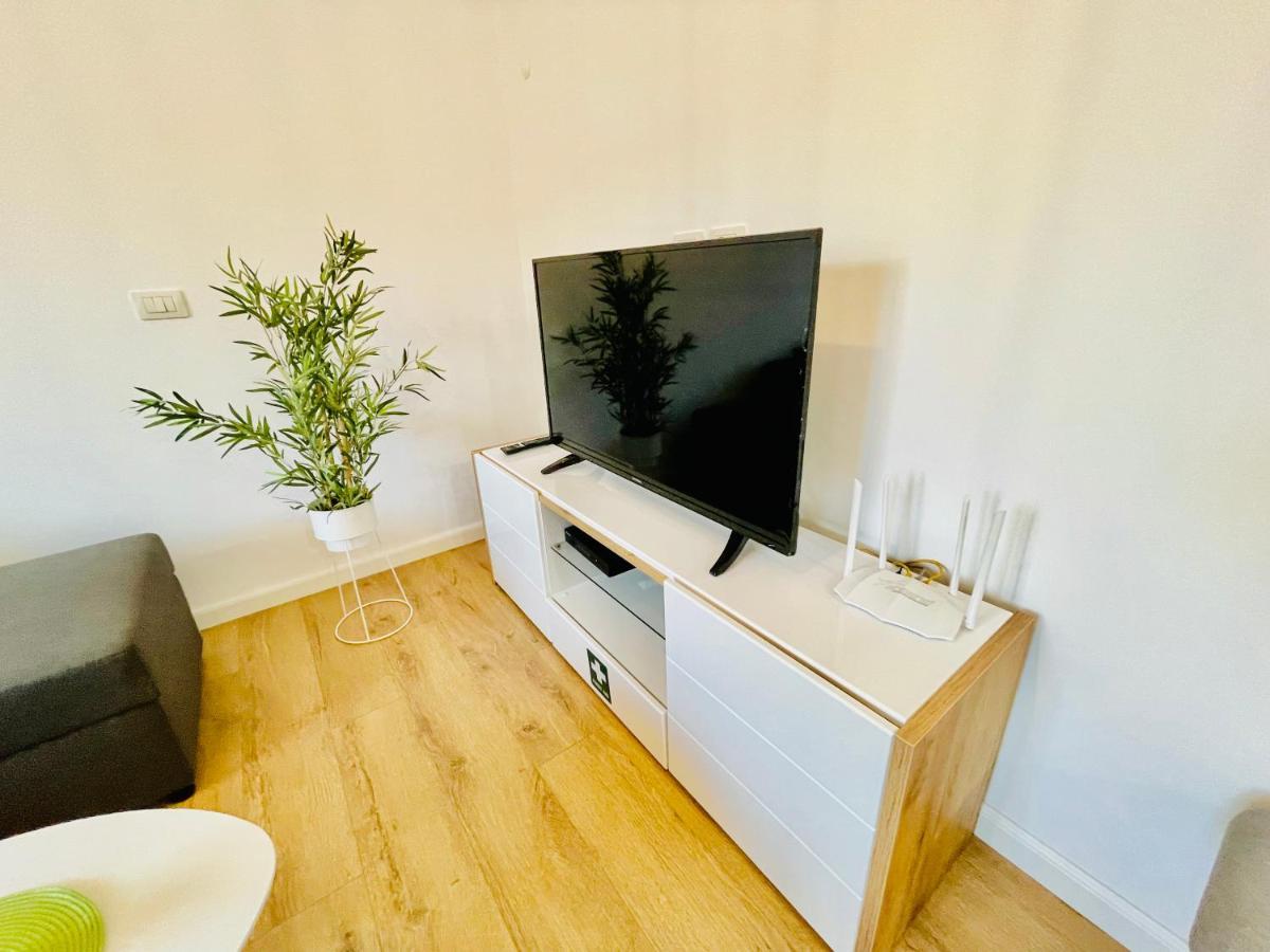Central Apartment 2, Tirana Esterno foto
